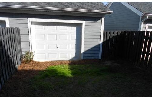 Building Photo - 314 Village Grn