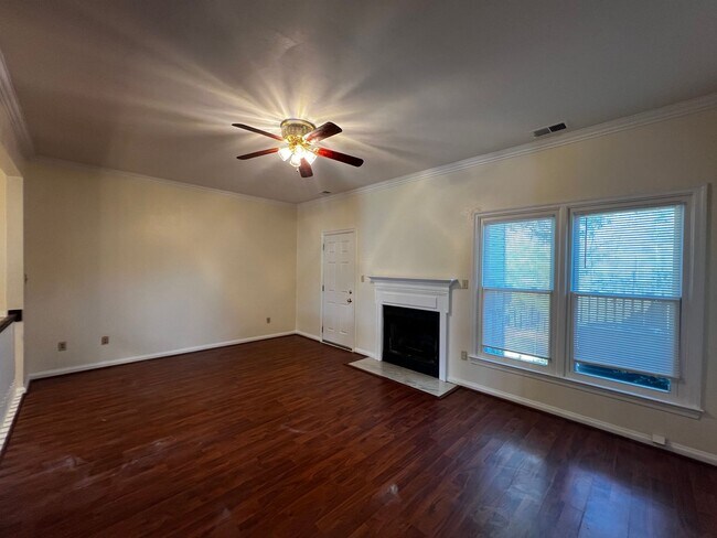Foto del edificio - Great Bridge Townhouse For Rent
