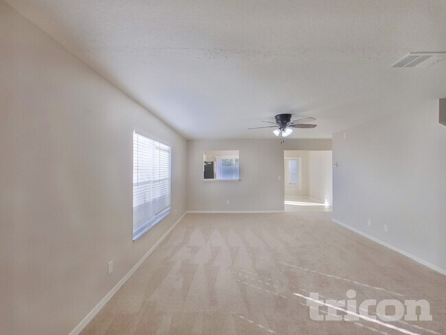 Foto del edificio - 7543 Oxford Garden Cir