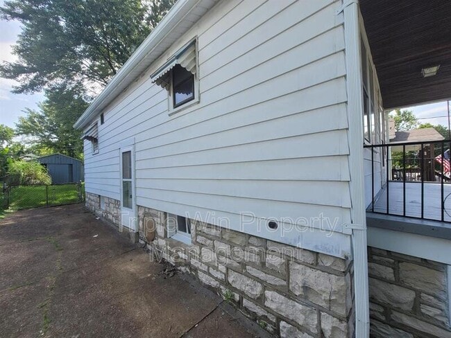 Building Photo - 4891 Hummelsheim Ave