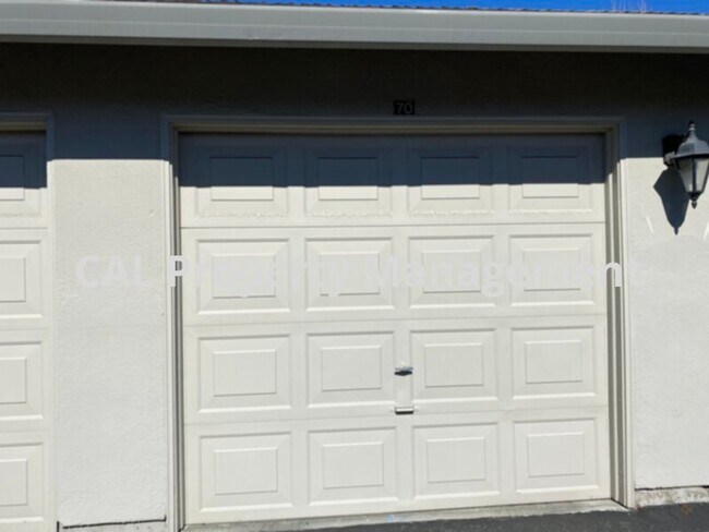 Foto del edificio - 2 Bed/1 Bath Condo in South Salinas!