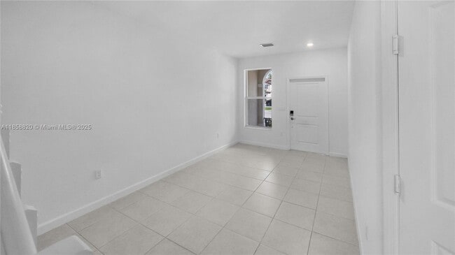 Foto del edificio - 5534 NW 27th Pl