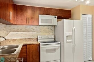 Building Photo - 4156 NW 90th Ave
