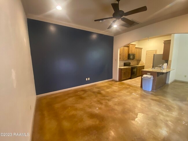 Building Photo - 254 Chimney Rock Blvd