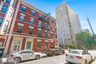 Building Photo - 300 Hudson St