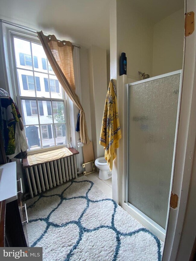 Building Photo - 233 S 20th St