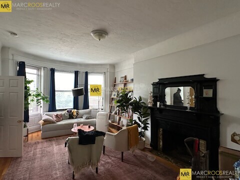 Foto principal - 587 Beacon St