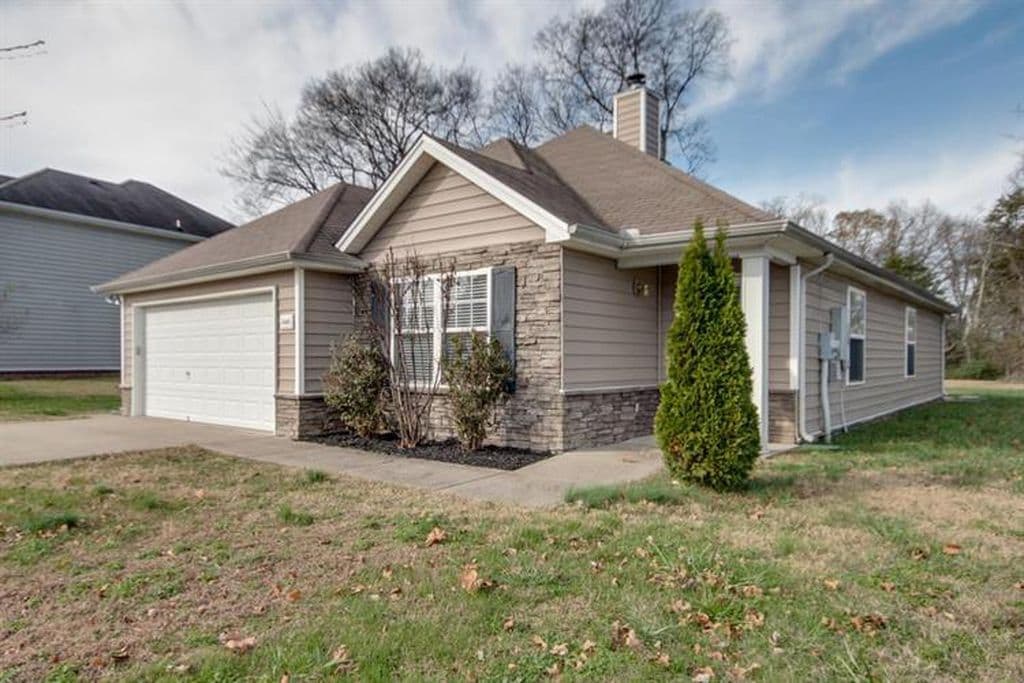 Primary Photo - 5448 Middlebury Dr