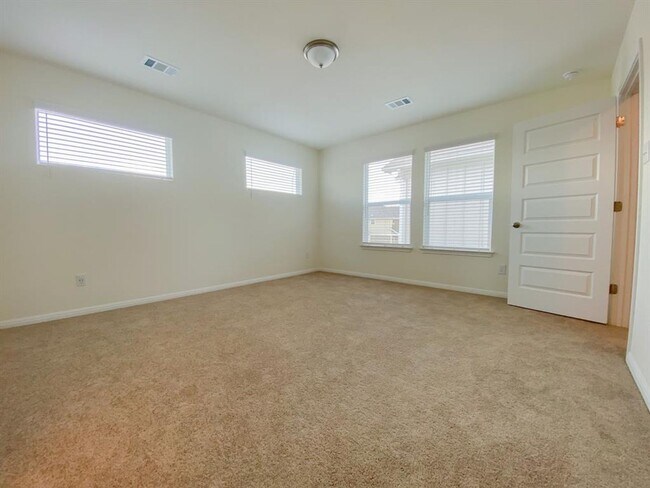 Building Photo - Beautiful 3 BR / 2.5 BA Home for Rent in Manor