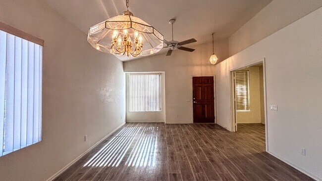Foto del edificio - Spacious 4BR 2BA Home w/ Mountain-View Patio • Granite Counters • 2-Car Garage in Tucson