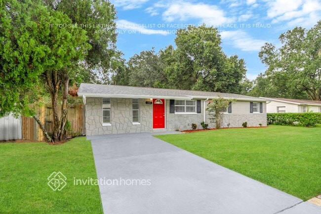 Building Photo - 210 Paka Ct