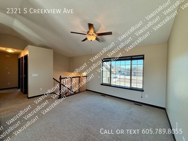 Building Photo - 2321 S CreekView Ave