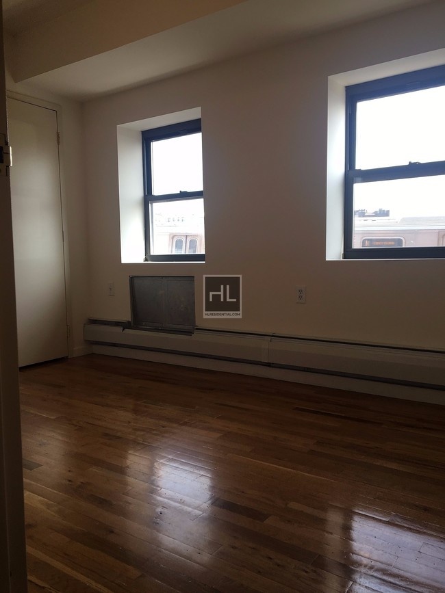Building Photo - 2814 31st St