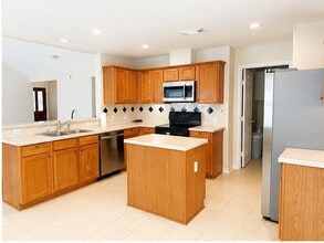 Building Photo - 26 Prairie Oak Dr