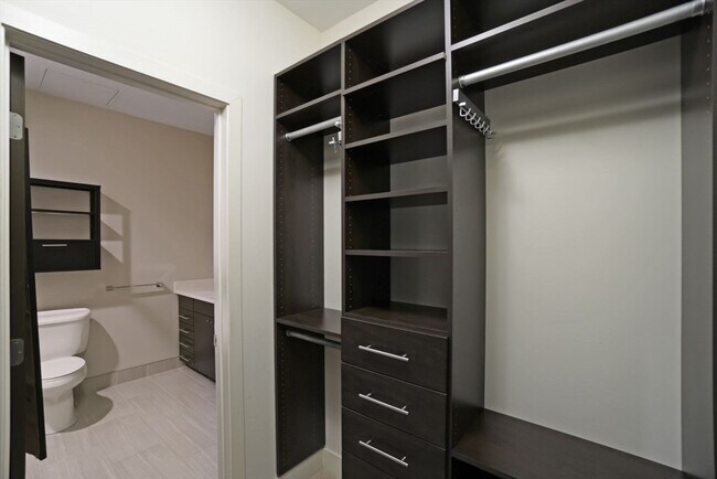 Foto del edificio - 735 Harrison Ave
