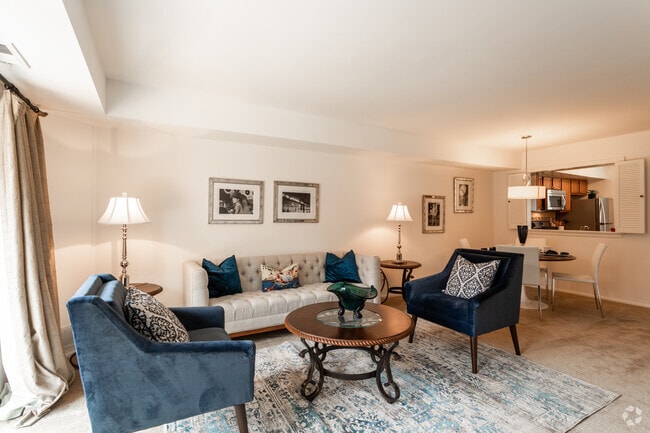 Living Area - Dreshertowne