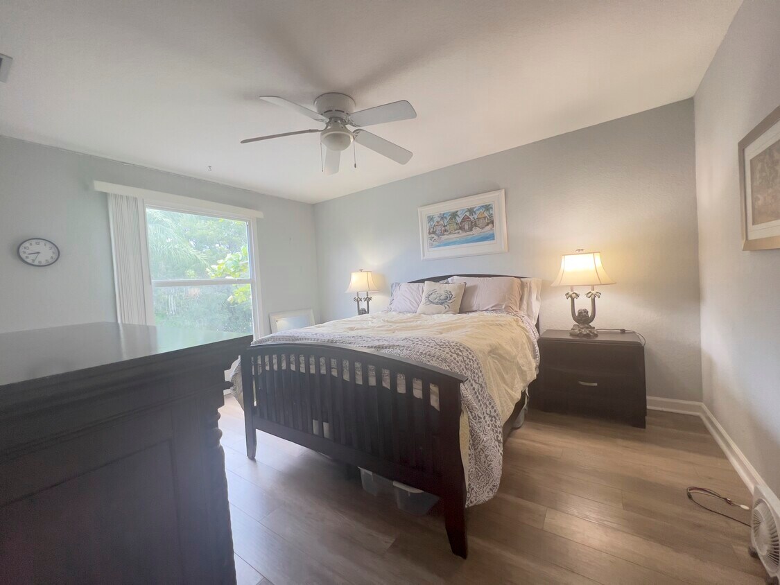 Foto principal - 8110 Bautista Way