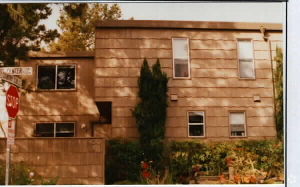 Building Photo - 900 Civic Center Dr