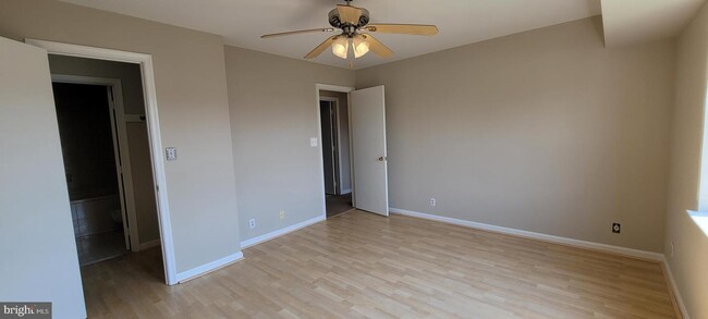 Building Photo - 102 Chesterfield Ln