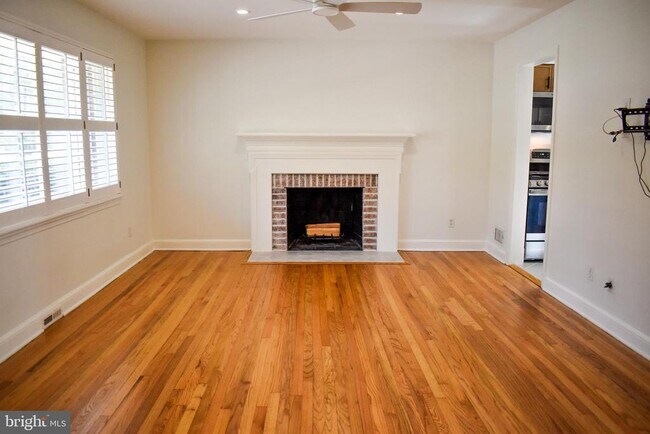 Building Photo - 304 Moncure Dr