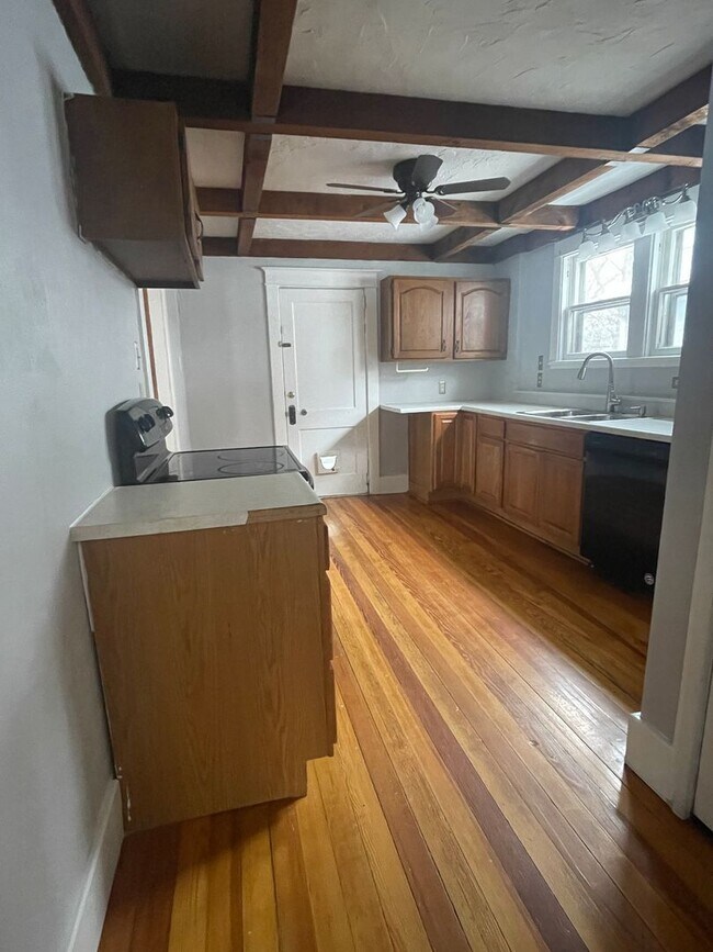 Foto del edificio - 3 bedroom 2 bath in College Hill