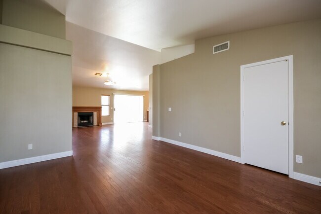 Foto del edificio - 7205 W Los Gatos Dr