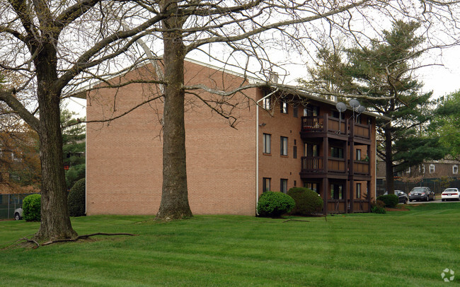 Foto del edificio - Falls Church Gardens