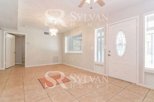 Photo - Discover Your Sunshine Oasis House