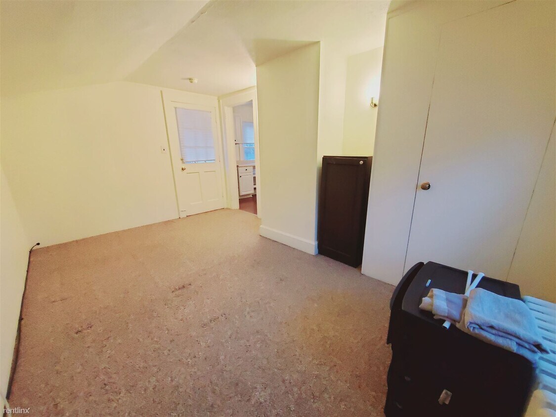 Building Photo - Studio, 1 bath Condo - 794 High Ridge Rd U...