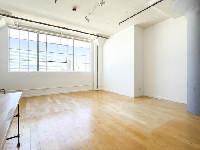 Building Photo - 420 San Pedro St