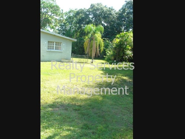 Building Photo - 4457 Greenwood Ave