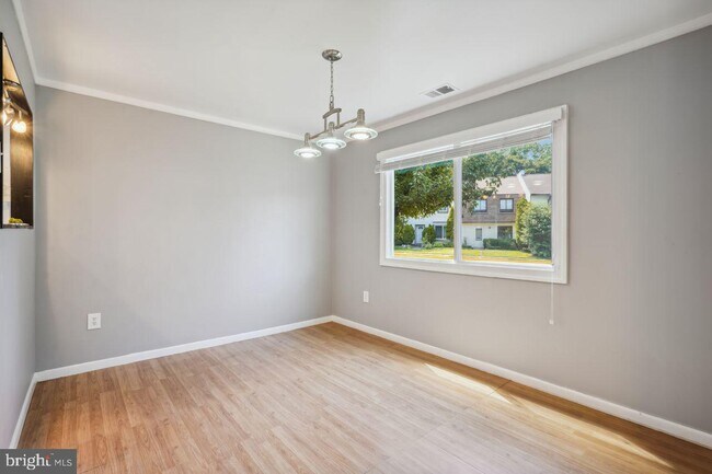 Building Photo - 1009 Saber Ln