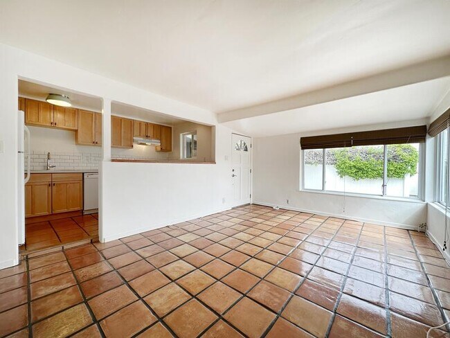 Foto del edificio - 230-232 W Walnut Ave