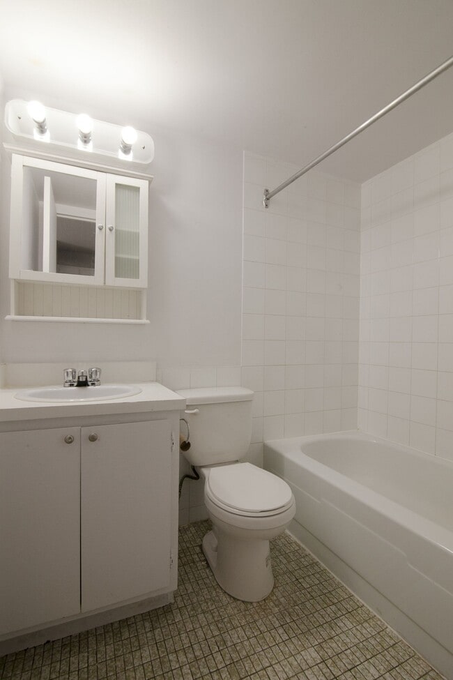 Photo du bâtiment - 1595 Rue Rachel E