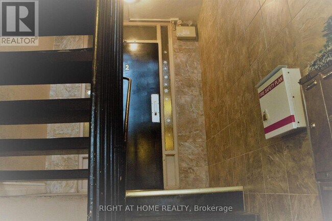Photo du bâtiment - 220 Ashland Ave