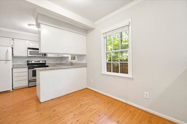 Building Photo - Application Pending! Cozy Duplex in Booker...