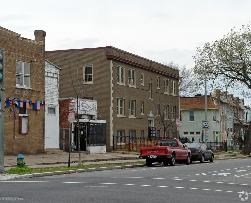 Primary Photo - 410 15th St NE