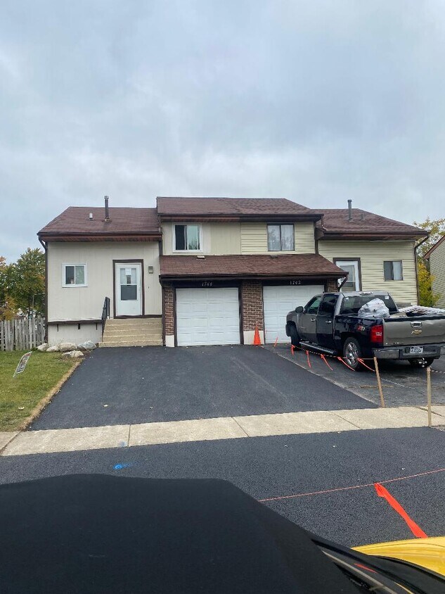 Building Photo - 1744 Zeppelin Dr