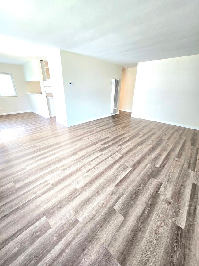 Foto del edificio - 2976 Sherwin Ave