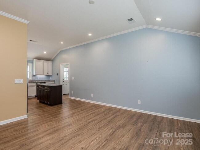 Building Photo - 325 Clearbrook Rd