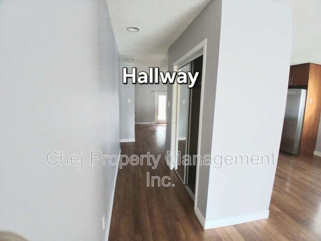 Building Photo - 8728-8181 181 St NW