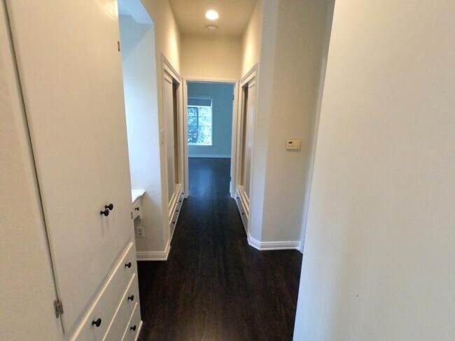 Foto del edificio - 1 bedroom in Los Angeles CA 90068