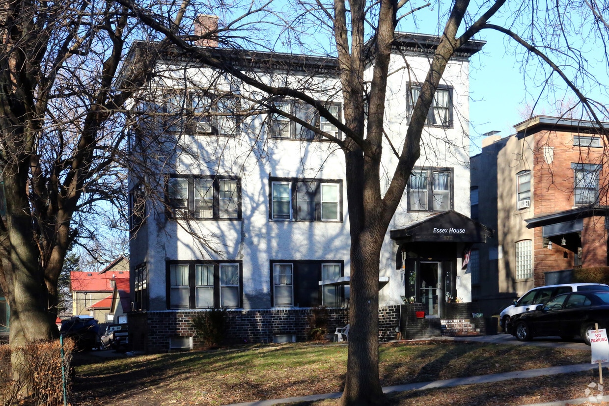 Building Photo - 672 19th St