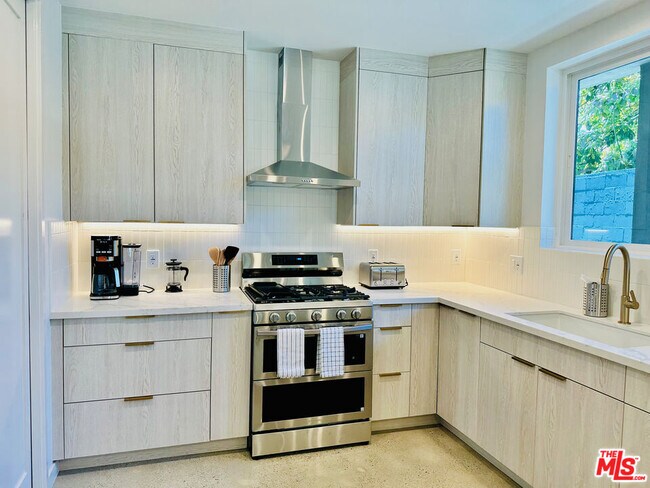 Foto del edificio - 948 E 67th St