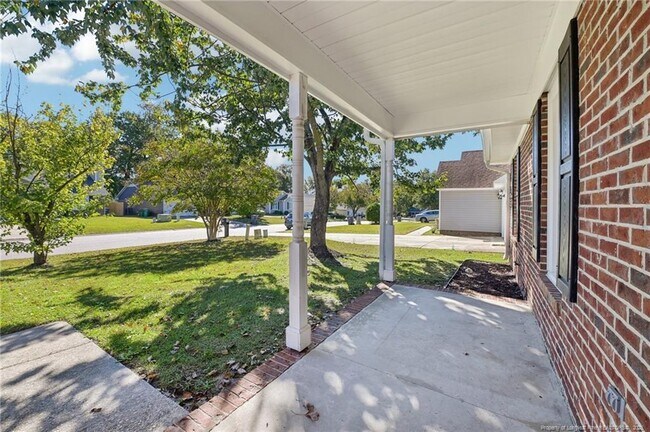 Building Photo - 2932 Chillingworth Dr