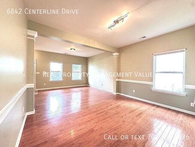 Foto del edificio - 6842 Centerline Dr