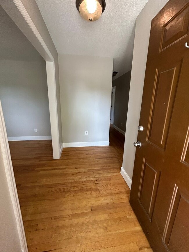 Building Photo - Updated home in College Acres!