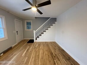 Building Photo - 87 Seaview Ave