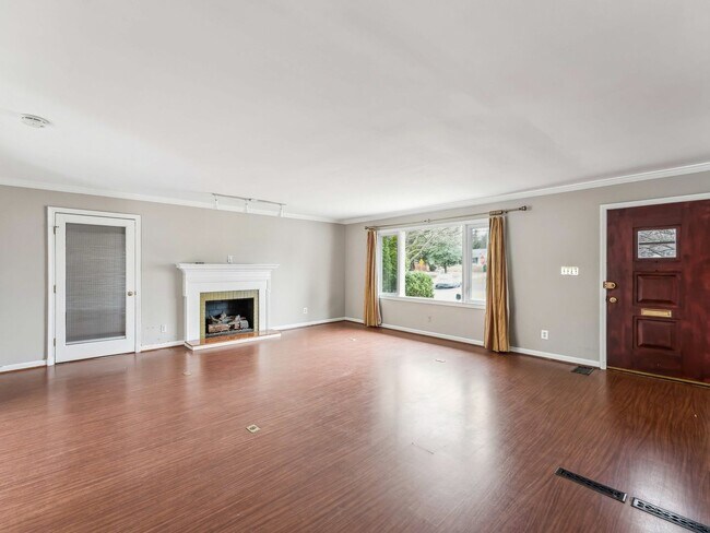 Foto del edificio - Easy one level living on a 1/3 acre corner lot!