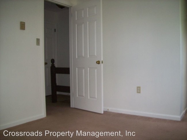 Building Photo - 1613 Chadwick Cir
